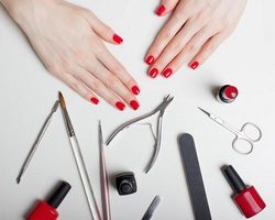 Можно ли делать маникюр в Исламе? Можно делать намаз с накрашенными ногтями? Можно мусульманам молиться, если ногти покрашены?