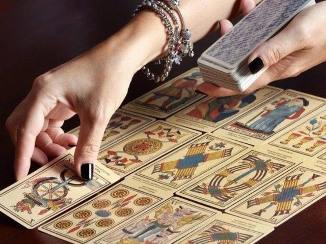 Можно ли гадать в Исламе? Можно ли мусульманам ходить к гадалкам?