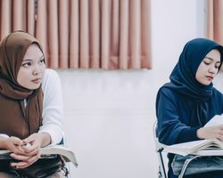 Считается ли уныние, тоска смертным грехом в Исламе? Как бороться мусульманину с унынием, депрессией по Исламу?