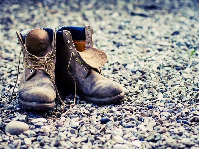 Сонник: к чему снится видеть во сне себя в чужой обуви