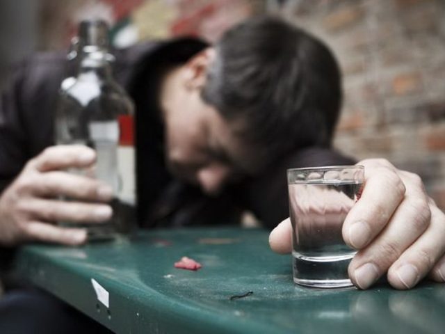 Психология пьяного мужчины по отношению к женщине? Что значит, если мужчина открывает душу женщине пьяный? Как понять пьяного мужчину: психология