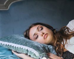 Почему во сне приснилось, что у меня выпадают зубы, что я беззубый, что вырываешь сам себе зуб?