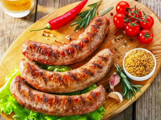 Как вкусно приготовить куриные колбаски-гриль полуфабрикаты: кулинарные советы, рецепты