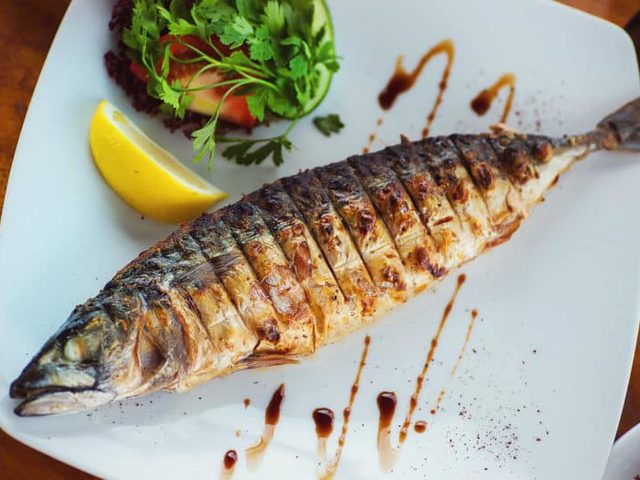Замороженная скумбрия на сковороде: самый вкусный рецепт