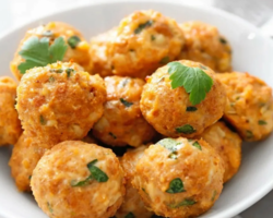 Как вкусно приготовить куриные шарики замороженные полуфабрикаты: рецепты с соусом, без соуса, для супа