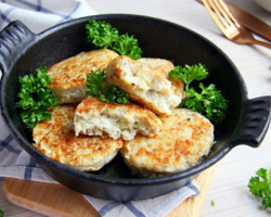 Как вкусно приготовить рыбные котлеты полуфабрикаты на сковороде: рецепт. Сколько жарить рыбные котлеты на сковороде полуфабрикаты? Нужно ли пропаривать рыбные котлеты полуфабрикаты после жарки: отзывы