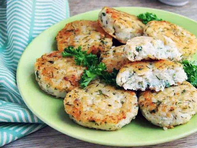 Как вкусно приготовить замороженные котлеты-полуфабрикаты из кальмара: рецепты, кулинарные секреты