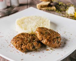 Как вкусно приготовить замороженные котлеты-полуфабрикаты из говядины: рецепты, кулинарные секреты