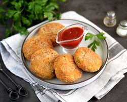 Как вкусно приготовить замороженные котлеты-полуфабрикаты из минтая: рецепты, кулинарные секреты