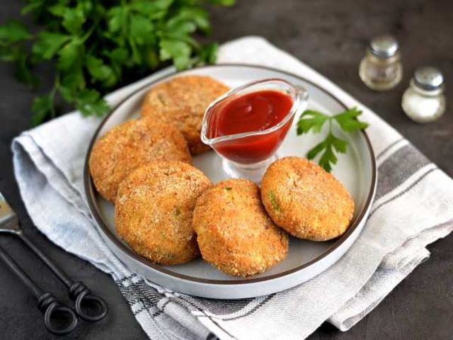 Как вкусно приготовить замороженные котлеты-полуфабрикаты из минтая: рецепты, кулинарные секреты