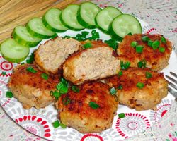 Как вкусно приготовить готовые замороженные биточки-полуфабрикаты: рецепты, кулинарные секреты