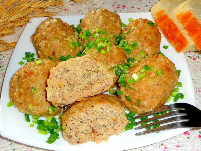 Как вкусно приготовить готовые замороженные котлеты-полуфабрикаты из трески: рецепты, кулинарные секреты