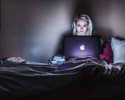 Какие вопросы можно задать парню, чтобы узнать, нравлюсь ли я ему: перечень вопросов