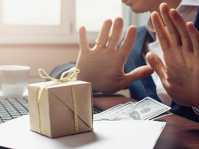 Почему нельзя отказываться от наследства: астрология, психология, карма