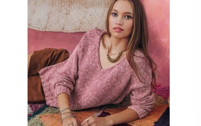 Модная кофта спицами для женщины