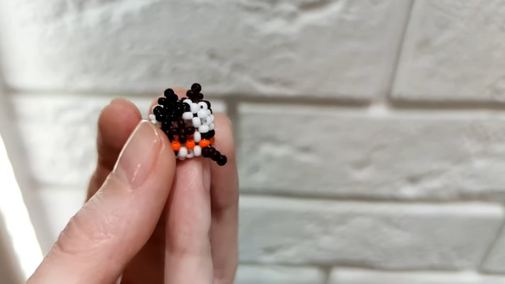 Котик из бисера на елку