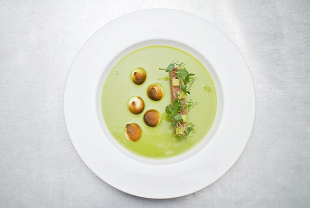 Original pea soup with egg powder and smoked meals