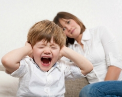 How to cope with children's whims: the reasons for hysteria in a child per year, in 2, 3, 4, 5 years old, how to respond and prevent?