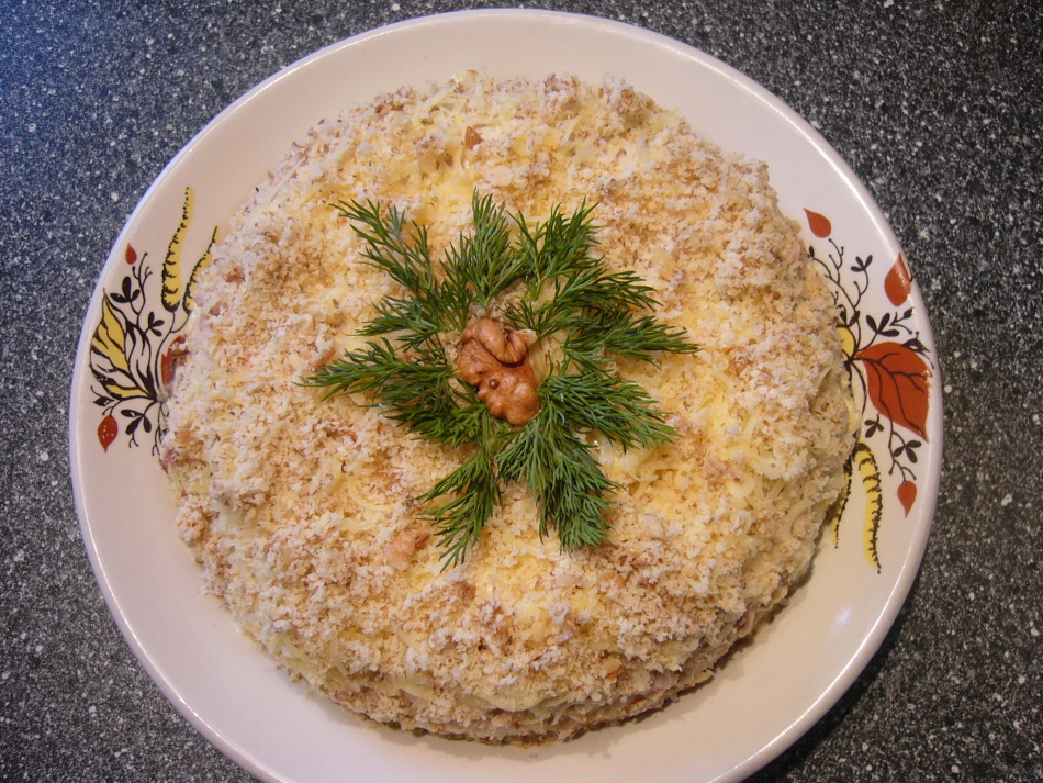 Salade de la mariée: recette avec crevettes, concombres