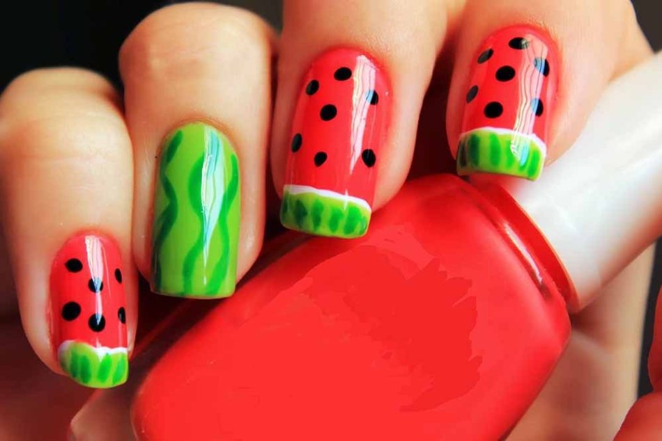 Pea manicure on extended nails