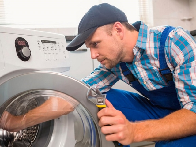 A mosógép ugrik az ágynemű megnyomásával: okok, mit kell tenni a kiküszöbölésre?