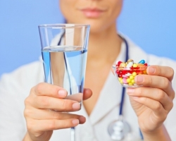 Gyomorégés - Hogyan lehet gyorsan megszabadulni az otthonról: Az utasításokkal és a népi gyógyszerekkel rendelkező tabletták listája, a gastroenterológus ajánlásai