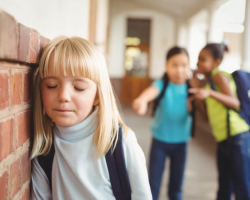 Die Gründe für das niedrige Selbstwertgefühl bei Kindern - warum fällt es? Psychologischer Test 