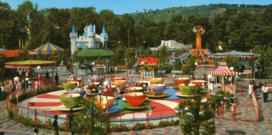 Parc de divertissement Endelandia à Naples, Italie