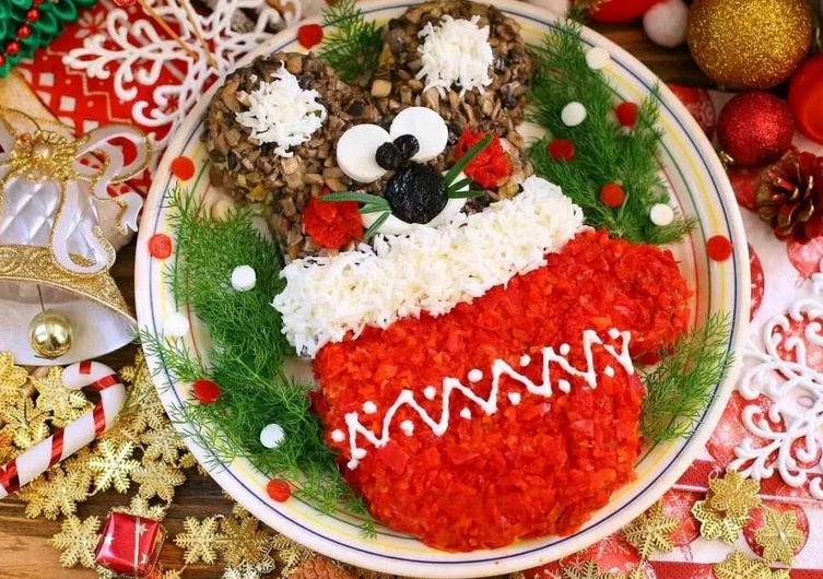 L'idée de décorer la salade du Nouvel An