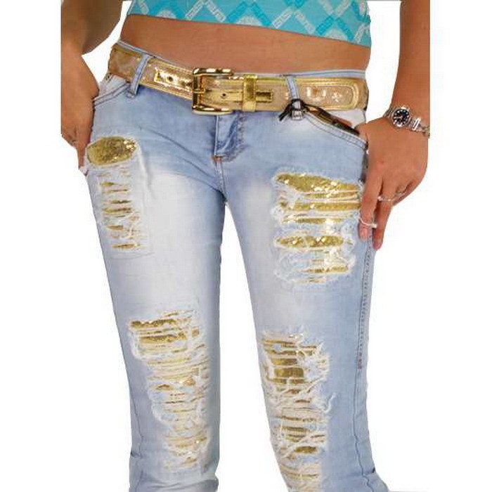 Модные джинсы от роберто кавалли с золотым поясом