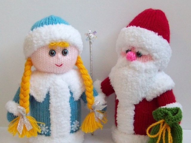 How to tie Santa Claus and Snow Maiden with knitting needles and crochet: Description, video