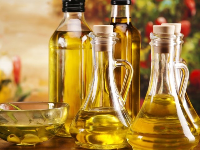 Vegetabilisk olja och solros: Samma sak, som är liknande och skillnad. Vilka är sorterna av vegetabiliska oljor?