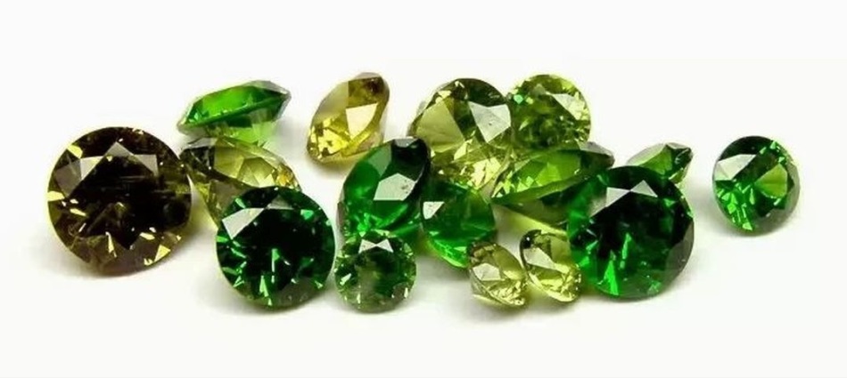 Зеленые драгоценные камни