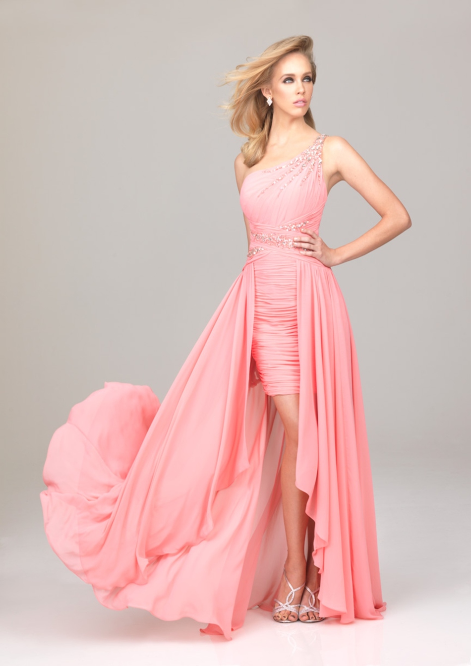 Beautiful dress transformer for graduation