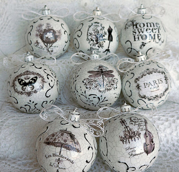 Decoupage balls with napkins and craquelure paint