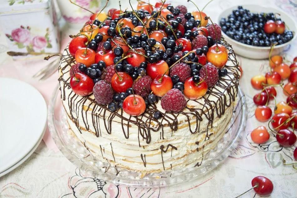 Cake with cherries, cottage cheese cream