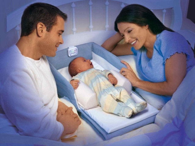 The first day of the newborn house: what to do? The life of a newborn child at home after discharge from the hospital: feeding, bathing, care