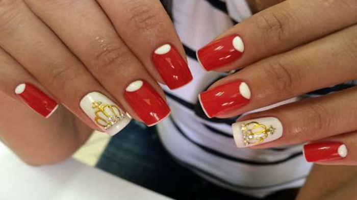 In red nail art with decor, the crown will not add other colors - for example, white
