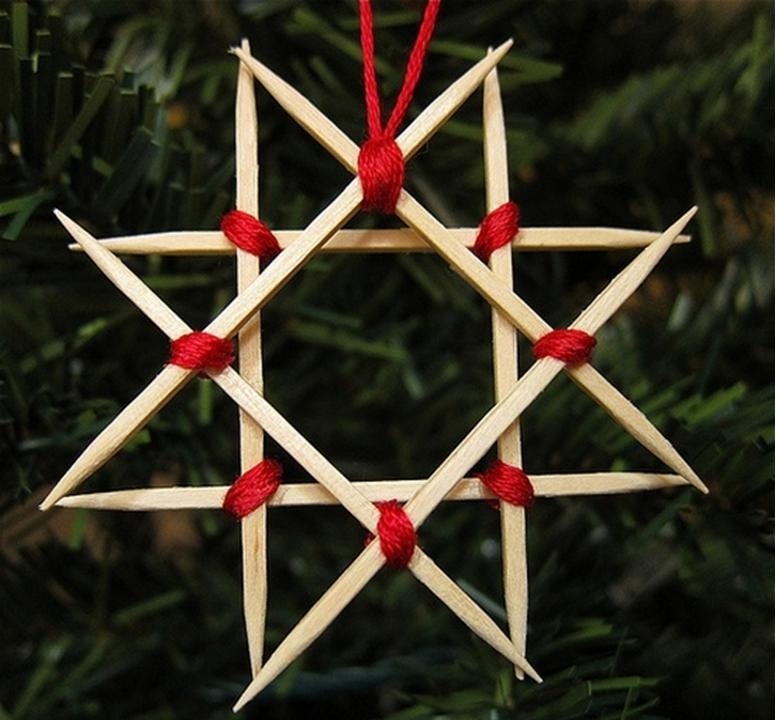 Balls on a Christmas tree of toothpicks, example 2
