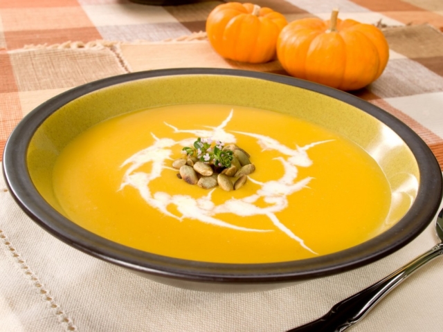 Pumpkin Cream-Soup: Resep untuk memasak. Bagaimana cara memasak sup labu dengan krim, ayam, zucchini, jahe, poppy, udang, keju, lentil, kentang, jamur?