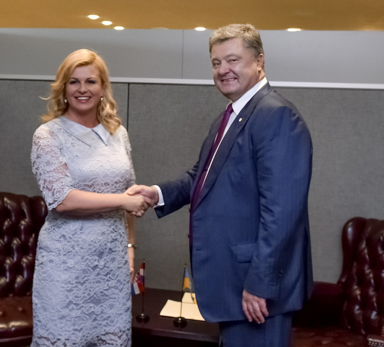 Kolinda Grabar-Kitarovich et Petro Poroshenko