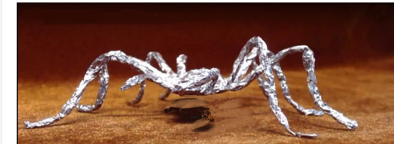 Bagaimana cara membuat laba -laba dari foil?