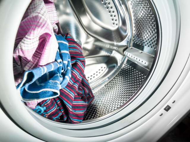 Why does clothing stink after washing in a typewriter? After washing the smell of sewage, damp, powder: reasons, what to do?