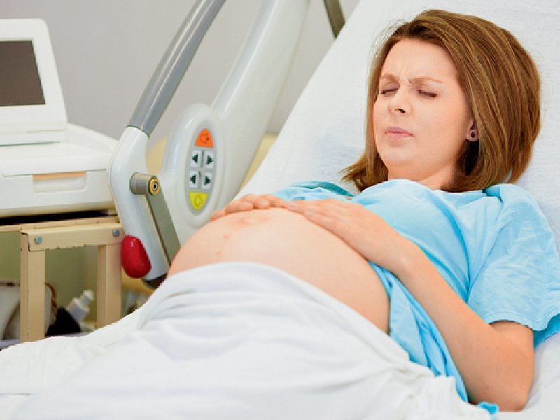 Anesthésie pendant l'accouchement: pour et contre, contre