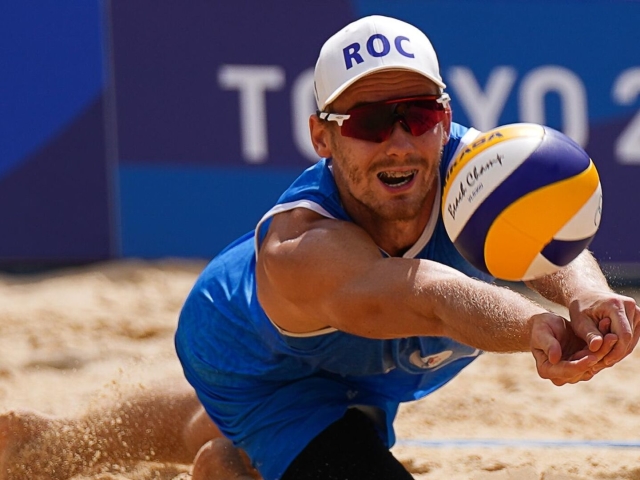 Rules for the game in beach volleyball. How many replacements can be made in beach volleyball? Rules for transmission in beach volleyball. What is prohibited in beach volleyball?