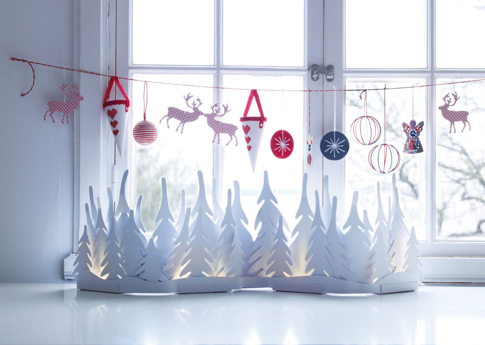 Ideen für die Dekoration eines Fensters mit Schablonen für das neue Jahr, Beispiel 10,