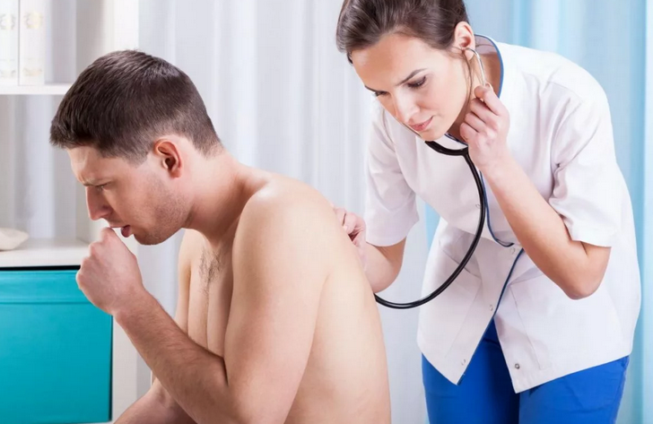 При боли в груди при кашле нужно обращаться к врачу