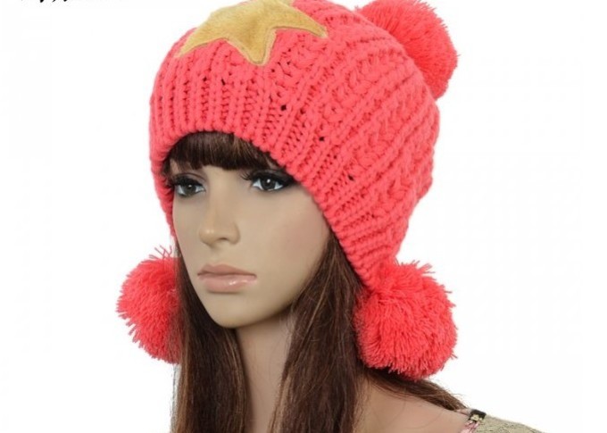 Fashionable children's hats: knitted and fur with lining