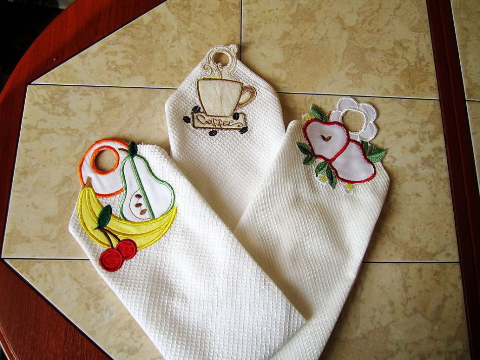 Kitchen towels with ready -made applique