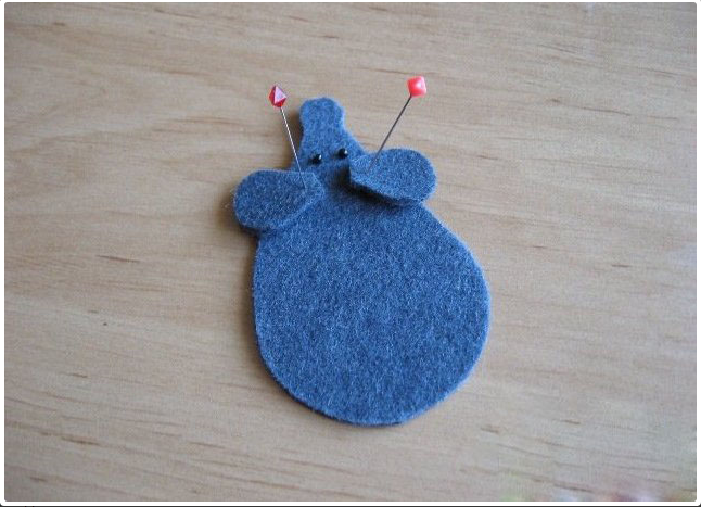 Developing book for the smallest with their own hands from felt: Step 14